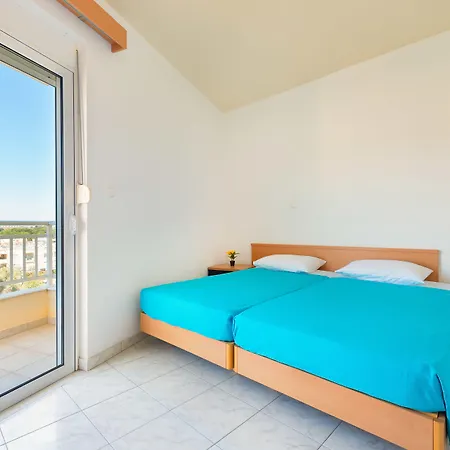 Yiannis Apartment